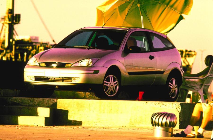  Ford Focus 1999 года  (фото 20 из 130)
